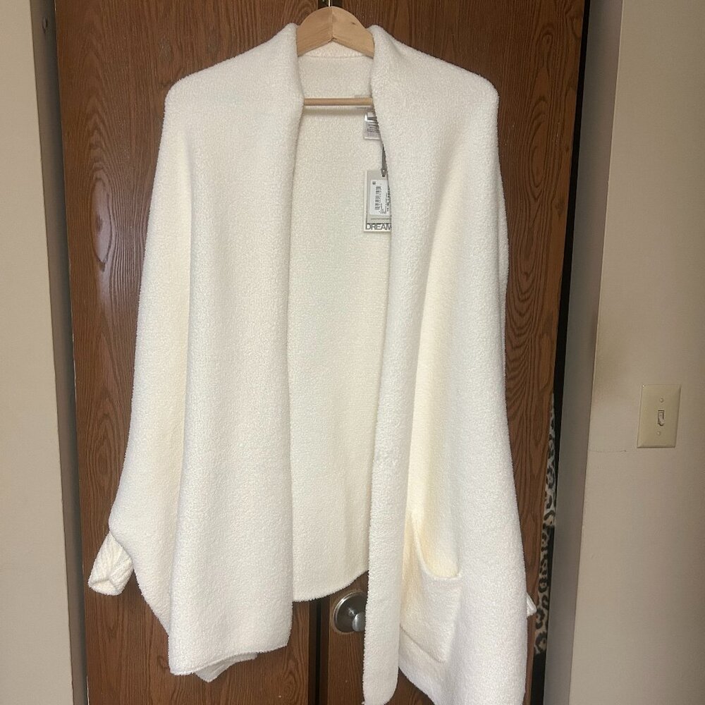 Barefoot Dreams Cozy Chic wrap NWT